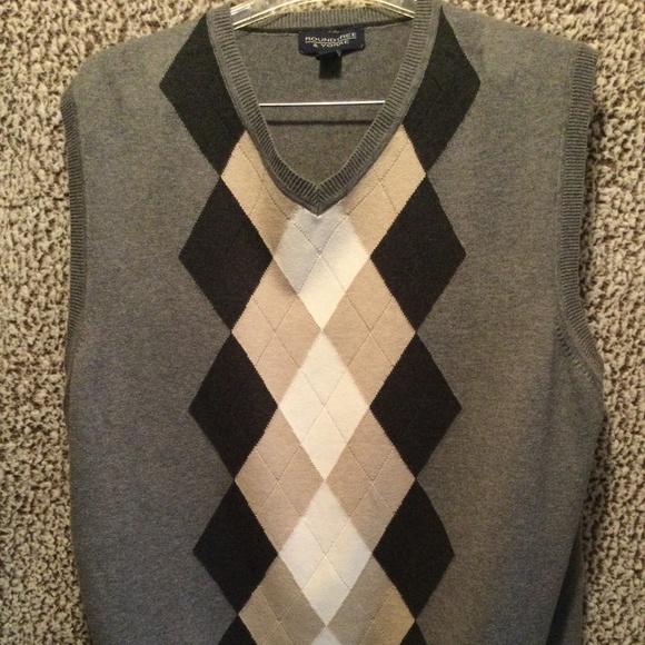 Roundtree & Yorke Other - Roundtree and Yorke Men's Argyle Sweater